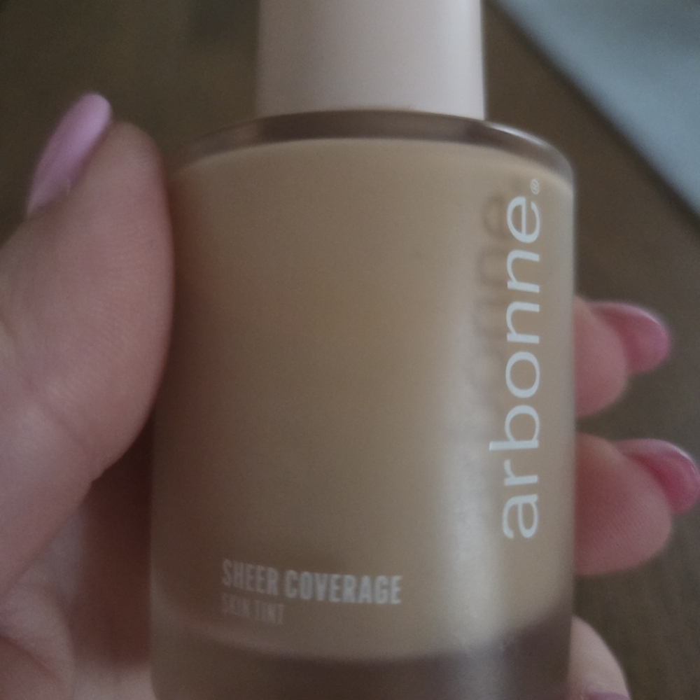 Arbonne Sheer Coverage Fundation Skin Tint Light